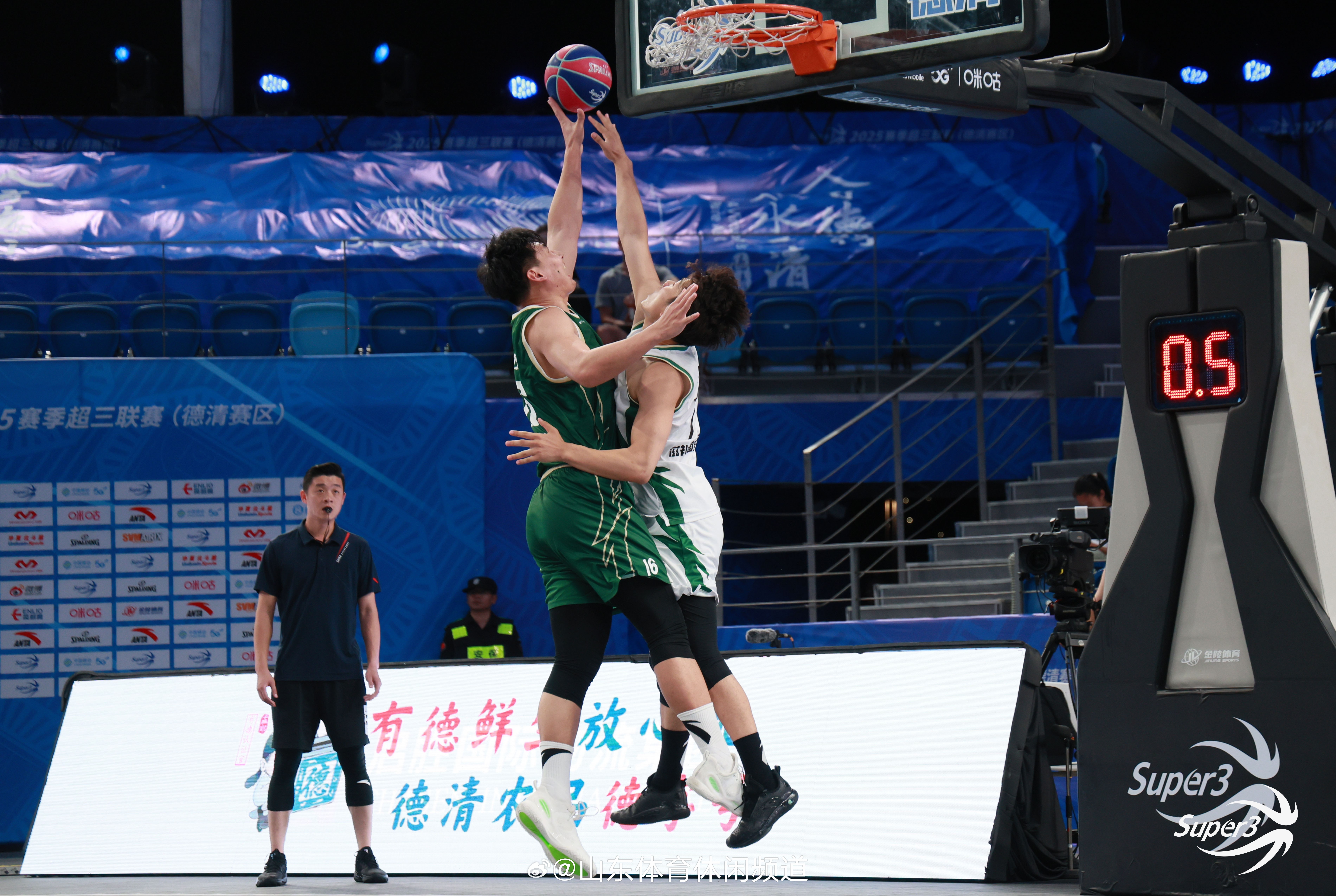 集结日欧超杯焦点战，山东男篮迎来里程碑，气氛紧张，纪律约束更严格(山东男篮录像回放)