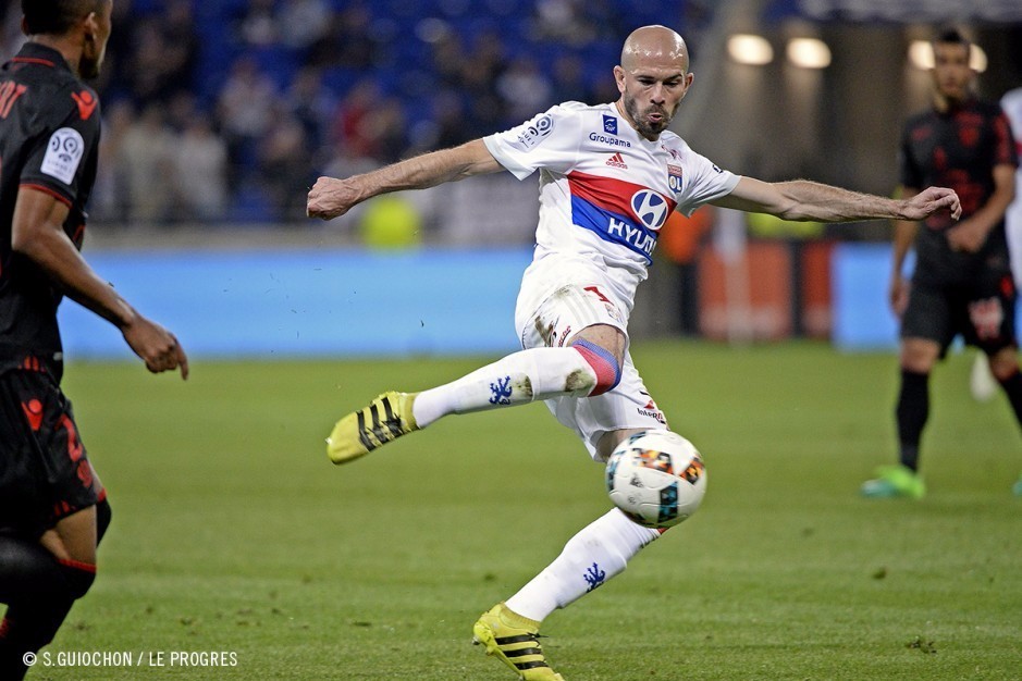 里程碑夜广东宏远远射贴柱;法甲赛前刷纪录;赛场秩序良好;纪律约束更严格的简单介绍 里程碑夜广东宏远远射贴柱;法甲赛前刷纪录;赛场秩序良好;纪律约束更严格的简单介绍