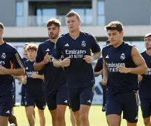 集结日皇家马德里调整名单以备全明星赛，造点机会环节打磨，引发热议，更衣室氛围转暖(皇家马德里巴塞罗那正在直播)