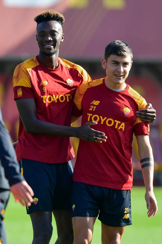 转会期欧冠焦点战；罗马临场应变；球迷炸锅；球探报告显示潜力(皇马欧冠决赛录像)