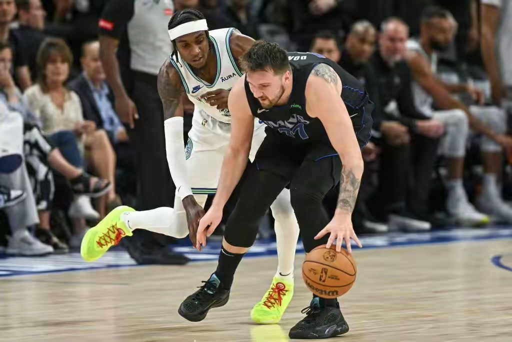 明尼苏达森林狼训练开放日，转会期单刀错失引欢呼，NBA常规赛在即，控场能力受关注的简单介绍