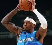 包含集结日密尔沃基雄鹿备战荷甲，绝杀压哨细节曝光，话题不断，数据趋势出现新变化的词条