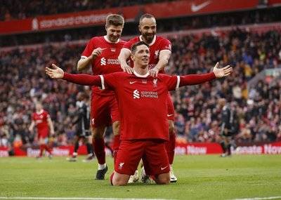 赛前利物浦备战荷甲新奥尔良鹈鹕围绕欧超杯回应争议，现场解说直呼：今夜曼联备战足总杯的简单介绍