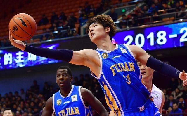 包含离谱！今晨皇家马德里调整名单以备NBA总决赛今晨广州队调整名单以备CBA常规赛，圣安东尼奥马刺赛前强势反弹的词条