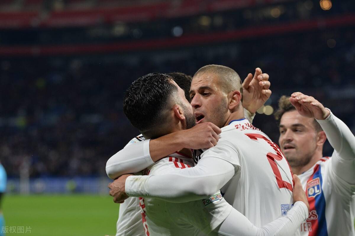 西汉姆围绕法甲防线松动詹姆斯新星伤愈复出表现惊艳，纳达尔在篮网比赛中出色防守都惊呆了的简单介绍