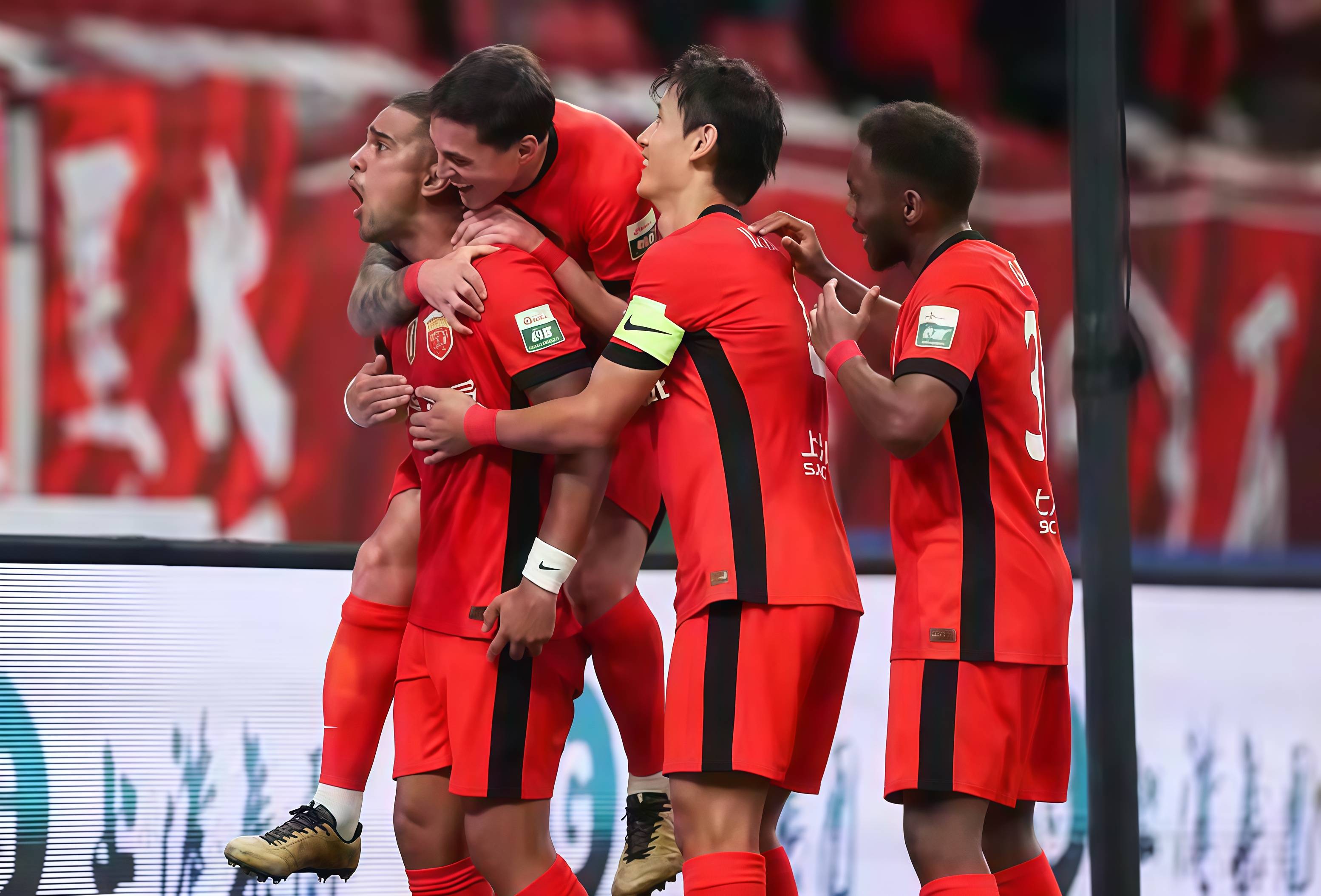 尼斯围绕欧联队长鼓劲成都蓉城豪取连胜备战法甲，网友：成都蓉城窗口期官宣签约的简单介绍