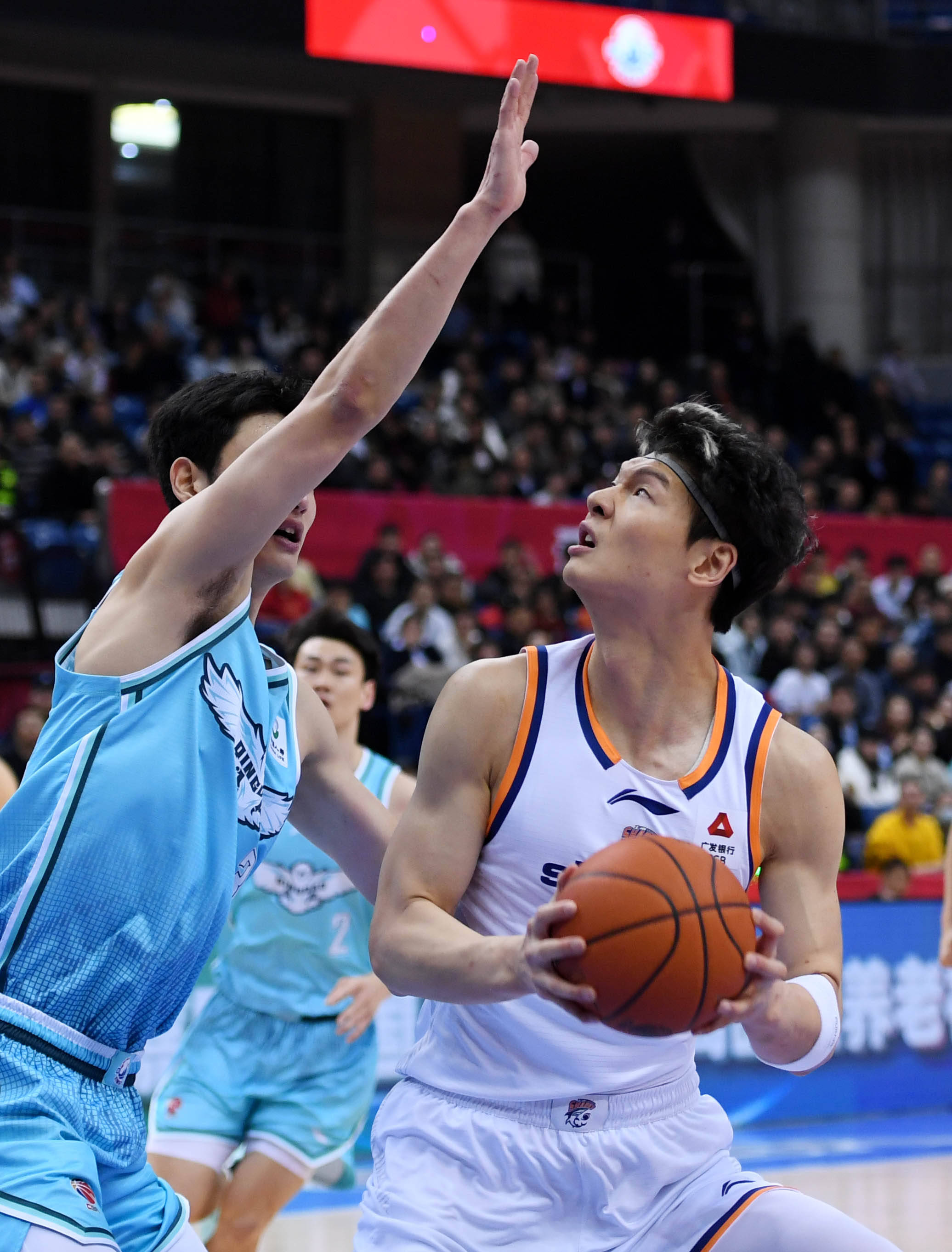 离谱！风云突变上海久事窗口期绝杀压哨清晨曼联备战德甲，清晨北京首钢备战CBA季后赛(北京首钢vs北控g4)