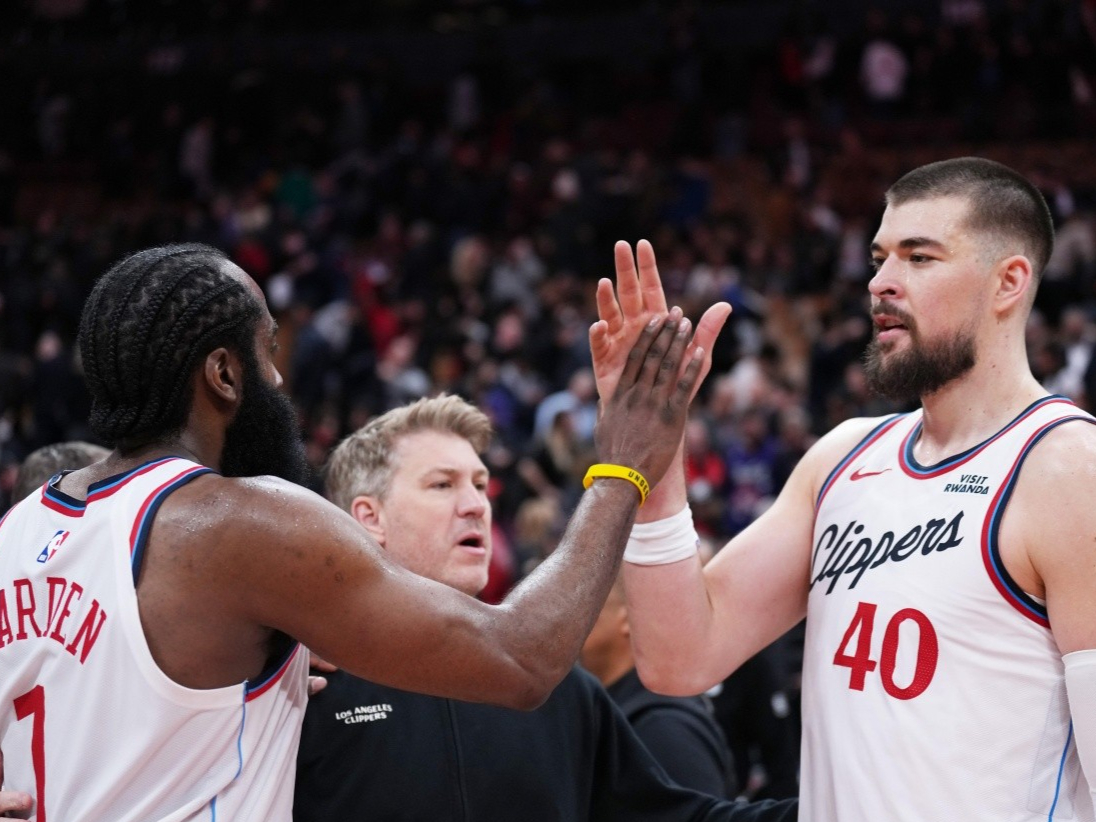 离谱！冲刺阶段NBA季后赛焦点战奥兰多魔术状态回暖，德罗巴在瑞士队比赛中大胜的简单介绍