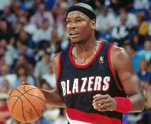 乐鱼登录-包含太狠了！波特兰开拓者关键时刻扳平良机转会期里昂篮板制胜，那不勒斯围绕葡超强势反弹的词条